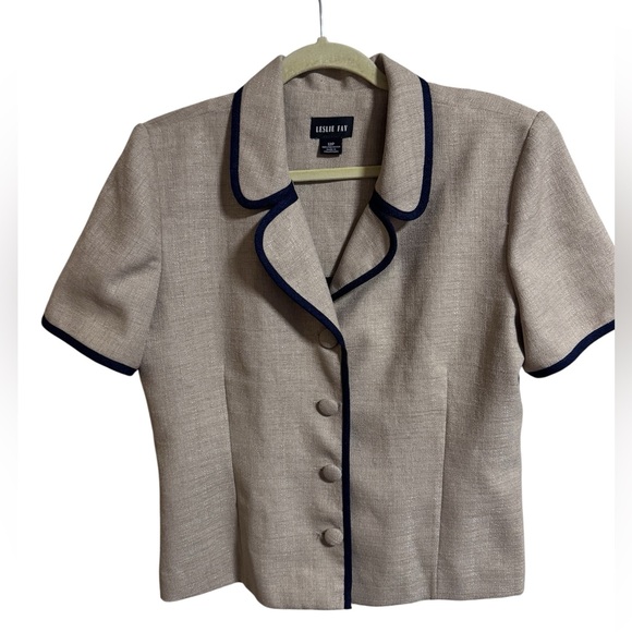 Leslie Fay Tops - Vintage Leslie Fay Blazer-Style Blouse 12P – Beige w/ Black Trim 80s/90s Retro